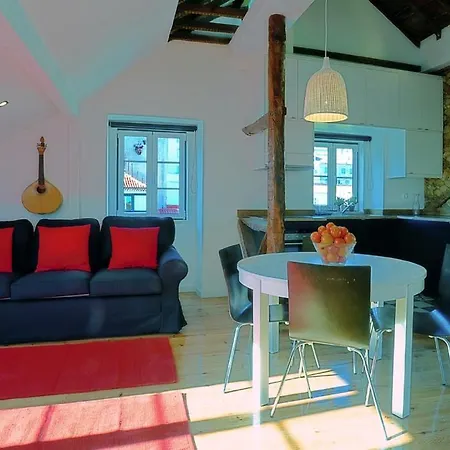 Alfama 2 - Attic With View Апартаменты