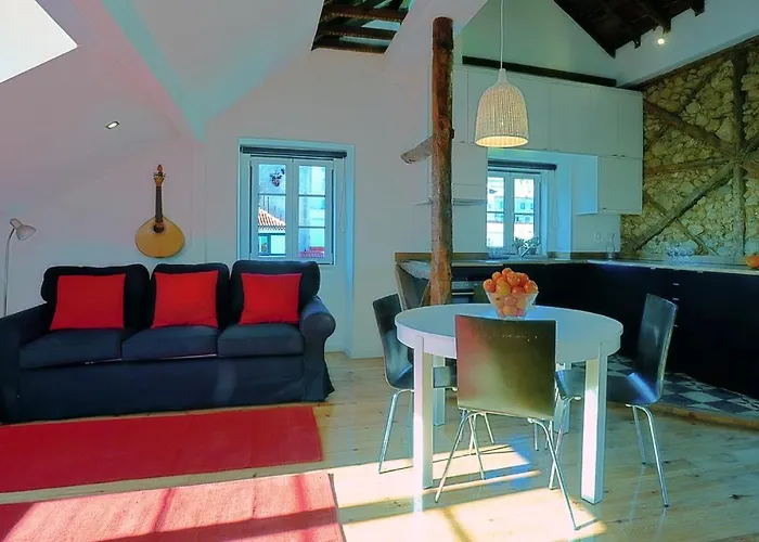 Alfama 2 - Attic With View Apartment